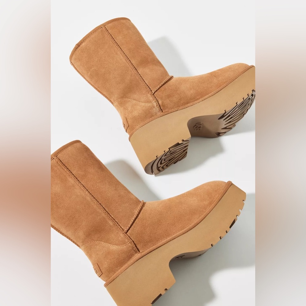 UGG NWT
Women's Classic Short New Heights Booties - Picture 8 of 16